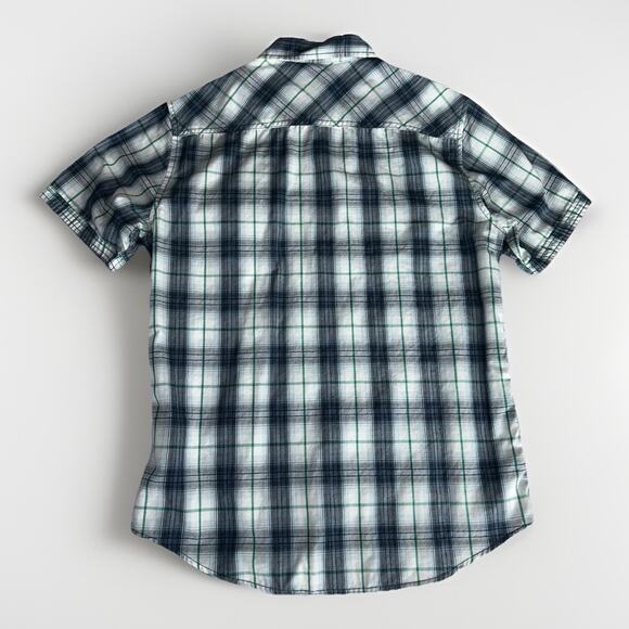 Helix Men’s Medium Short-Sleeve Button-Up Shirt Bundle (2) – Pinstripe & Plaid - Picture 3 of 15